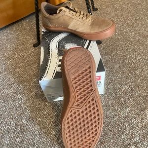 New Men’s Vans Suede Brown Shoes with Gum Bottom size 7.5